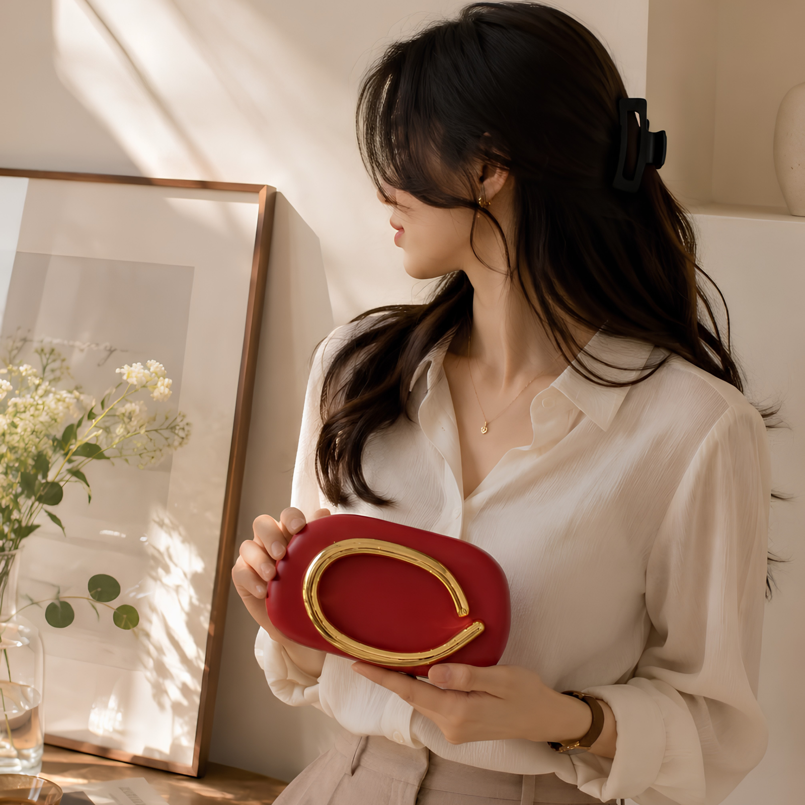 Chic Metal Handle Clutch Bag (RED)
